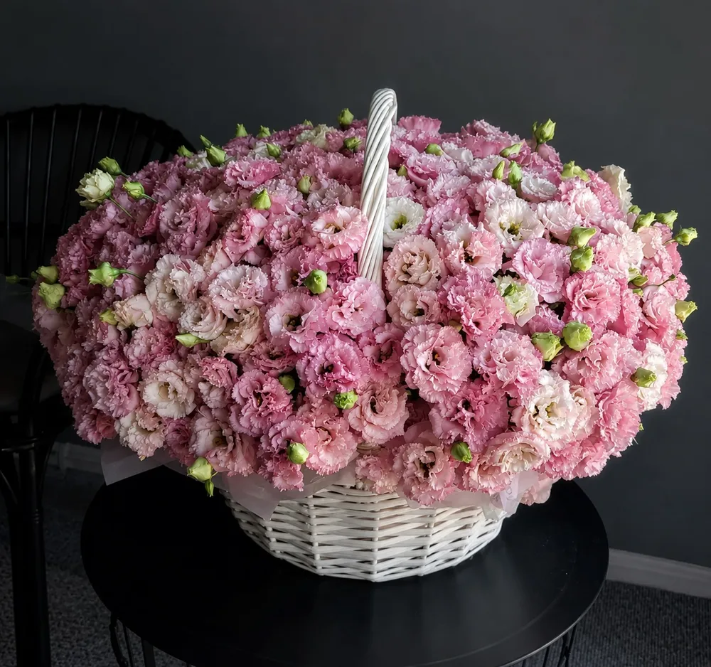 Ruffled Lisianthus